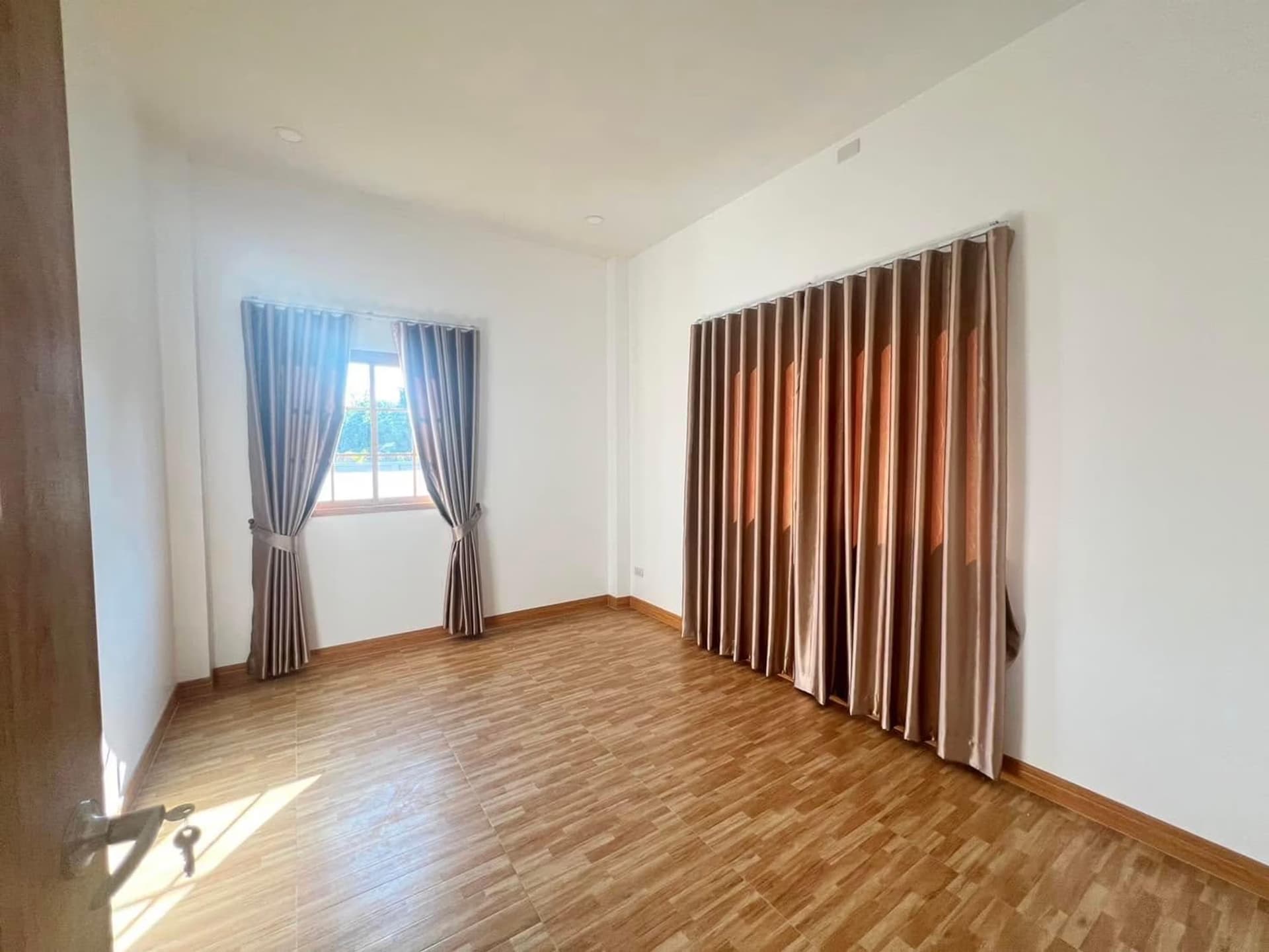 3 Bed House for Rent in Saraphi District - Image 10
