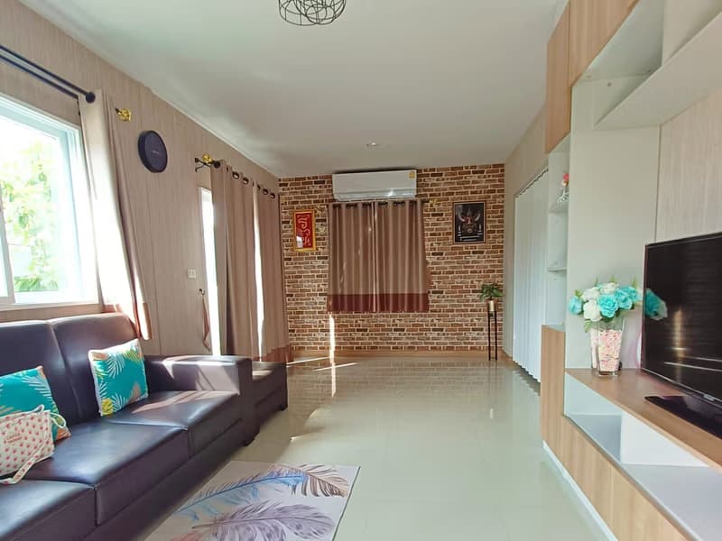 4 Bed House for Rent and Sale in Doi Saket District