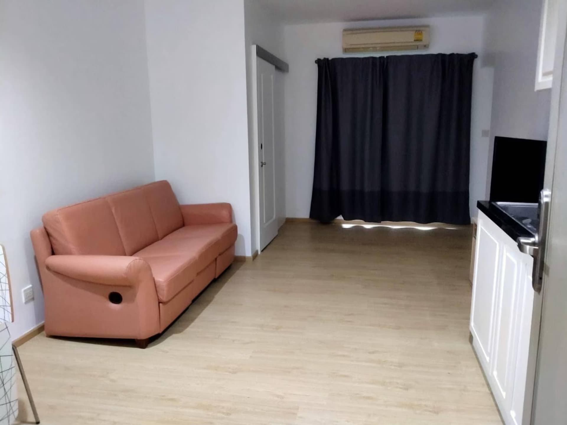 2 Bed Condo for Sale in Pathum Wan - Image 2
