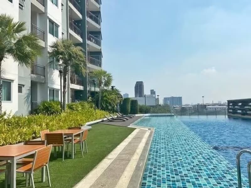 Commercial/Shophouse for Sale at Supalai Park Ekkamai - Thonglor  