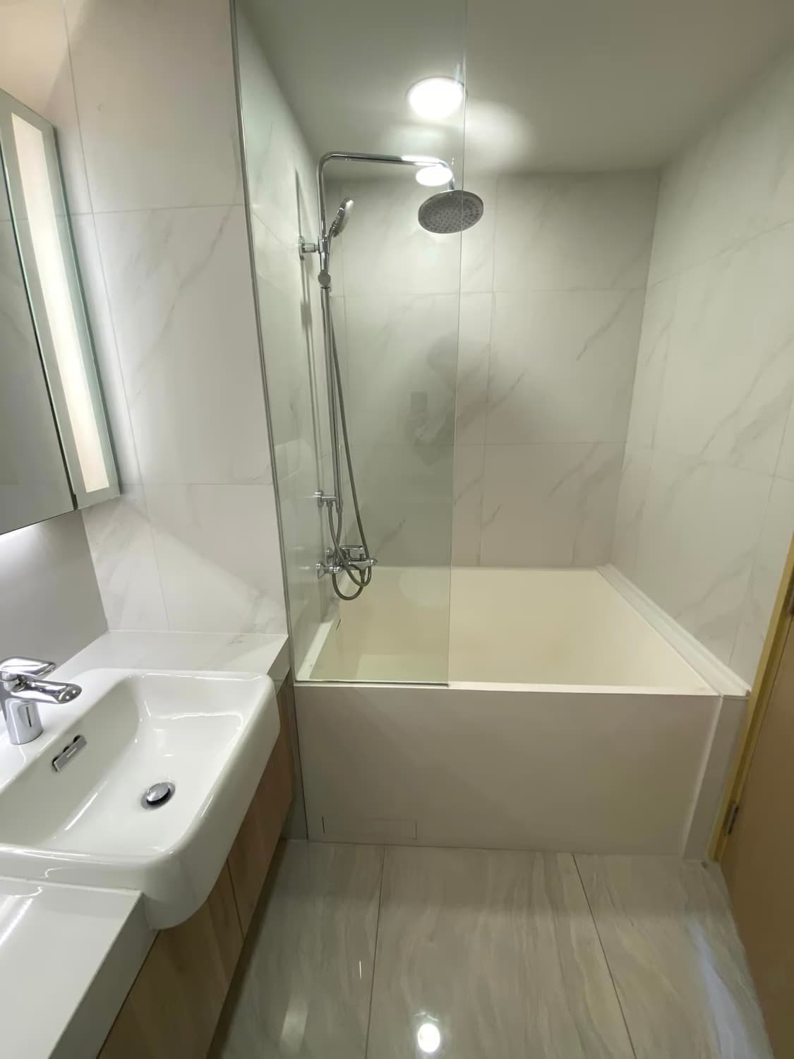 1 Bed Condo for Rent in undefined - Image 4