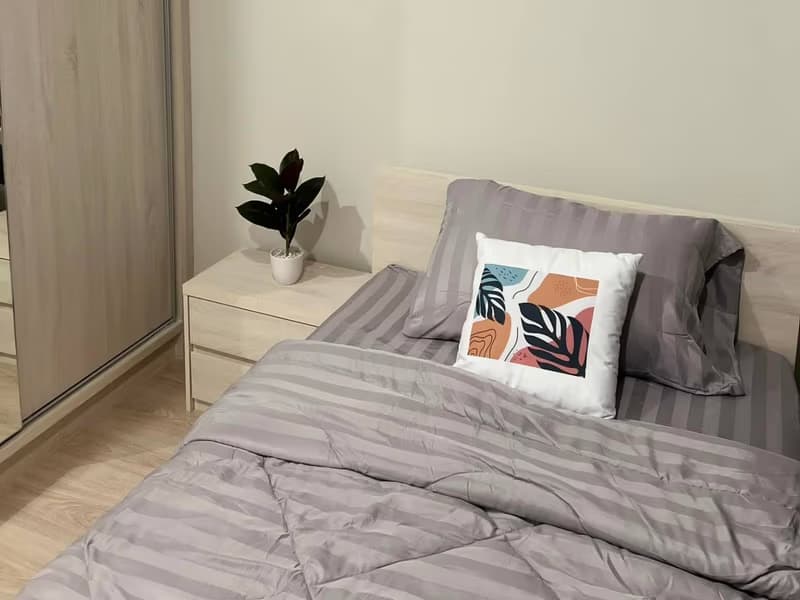 2 Bed Condo for Rent in Huai Khwang