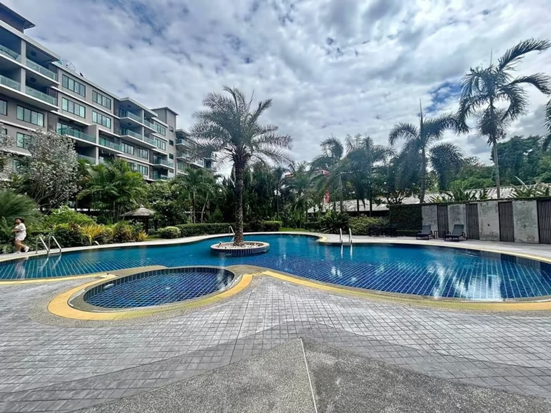 1 Bedroom Condo - Image 3