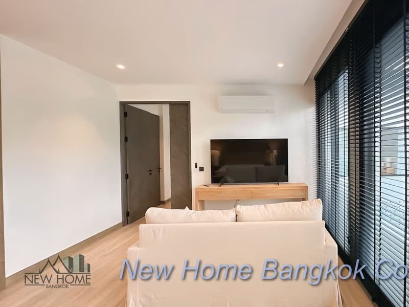 5 Bed House for Rent in Watthana