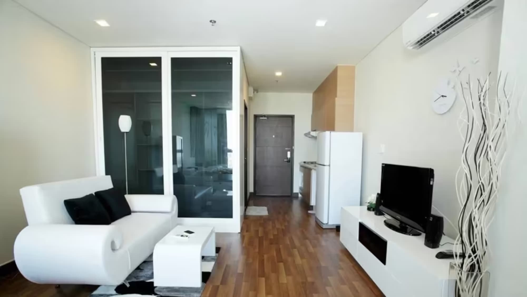 1 Bedroom Condo - Image 5