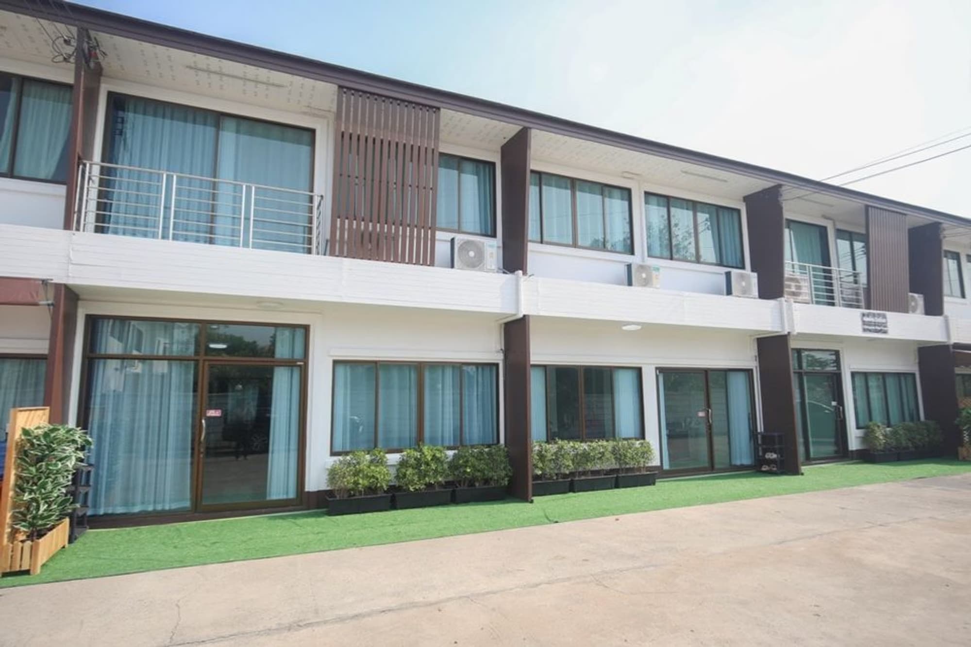 3 Bed Townhouse for Rent in Mueang Chiang Mai - Image 2