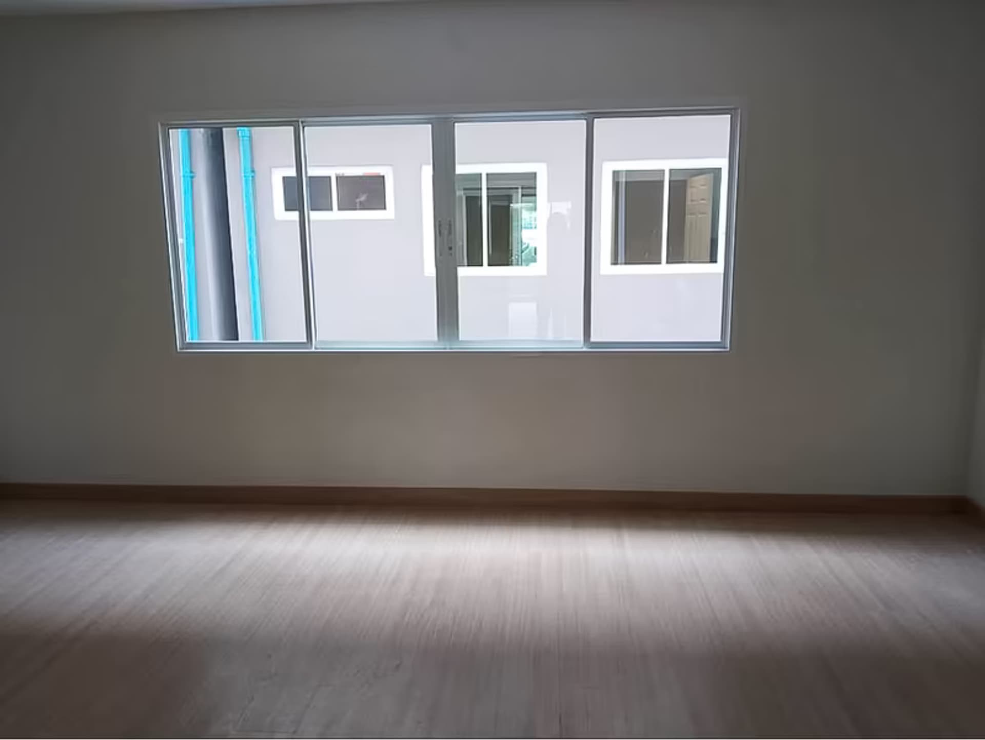 5 Bedroom Commercial - Image 12