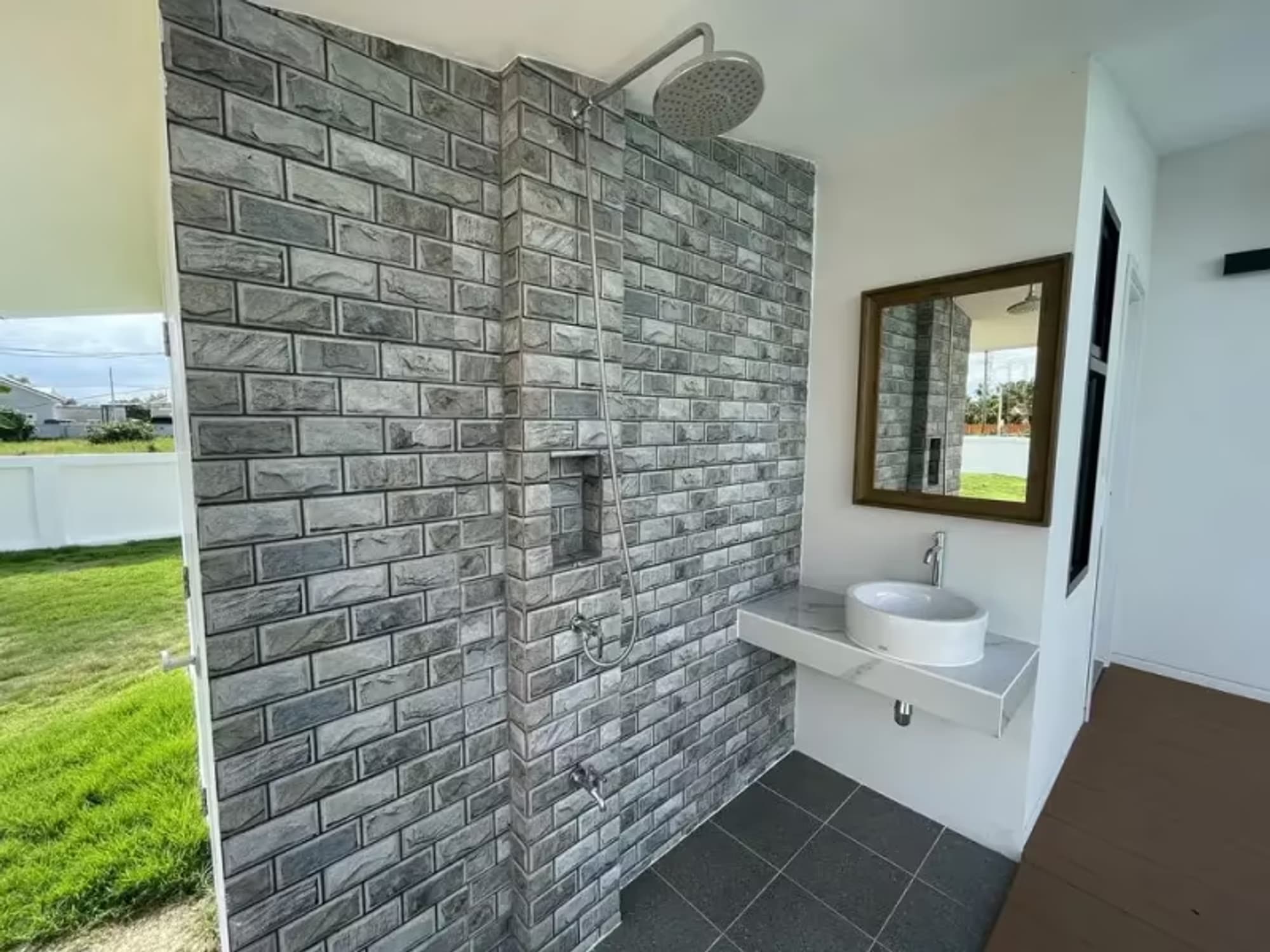 3 Bedroom House - Image 13