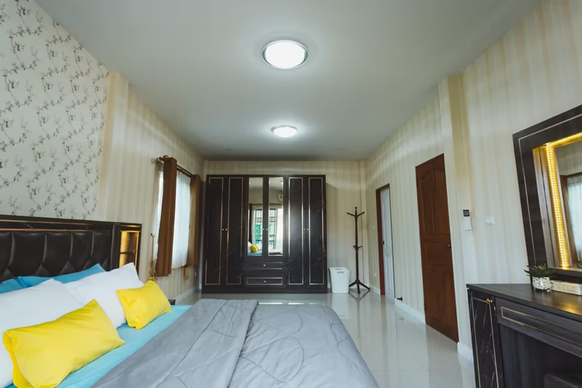 4 Bedroom House - Image 6