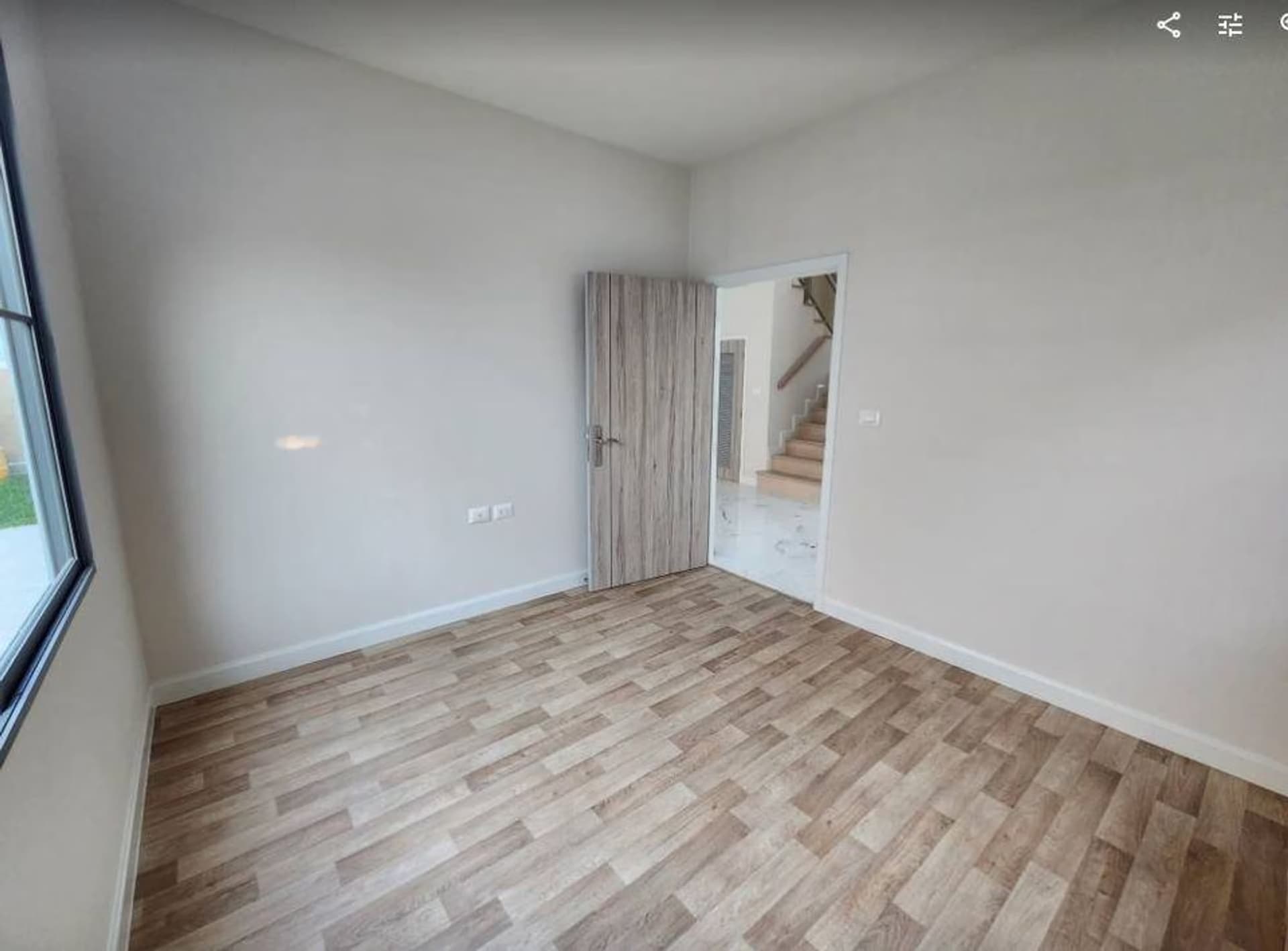4 Bedroom House - Image 25
