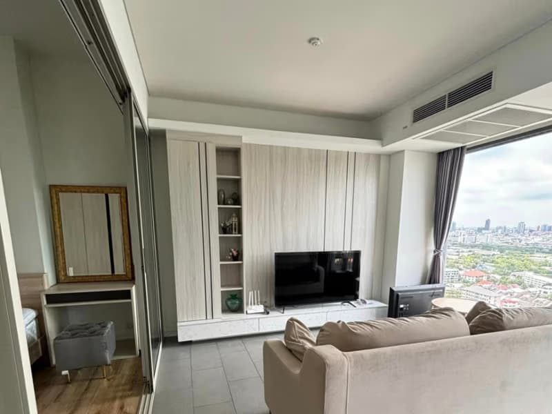 2 Bed Condo for Rent and Sale in Phaya Thai