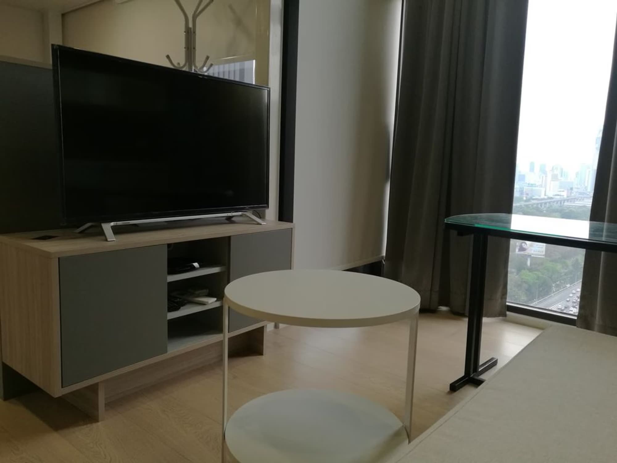 1 Bed Condo for Rent and Sale in Ratchathewi - Image 2