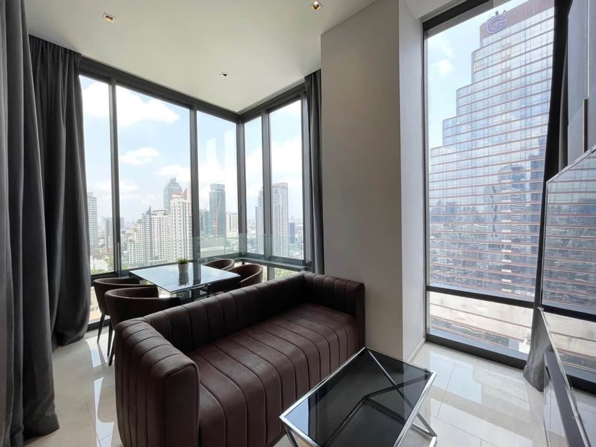 2 Bed Condo for Sale in Bang Rak - Image 2