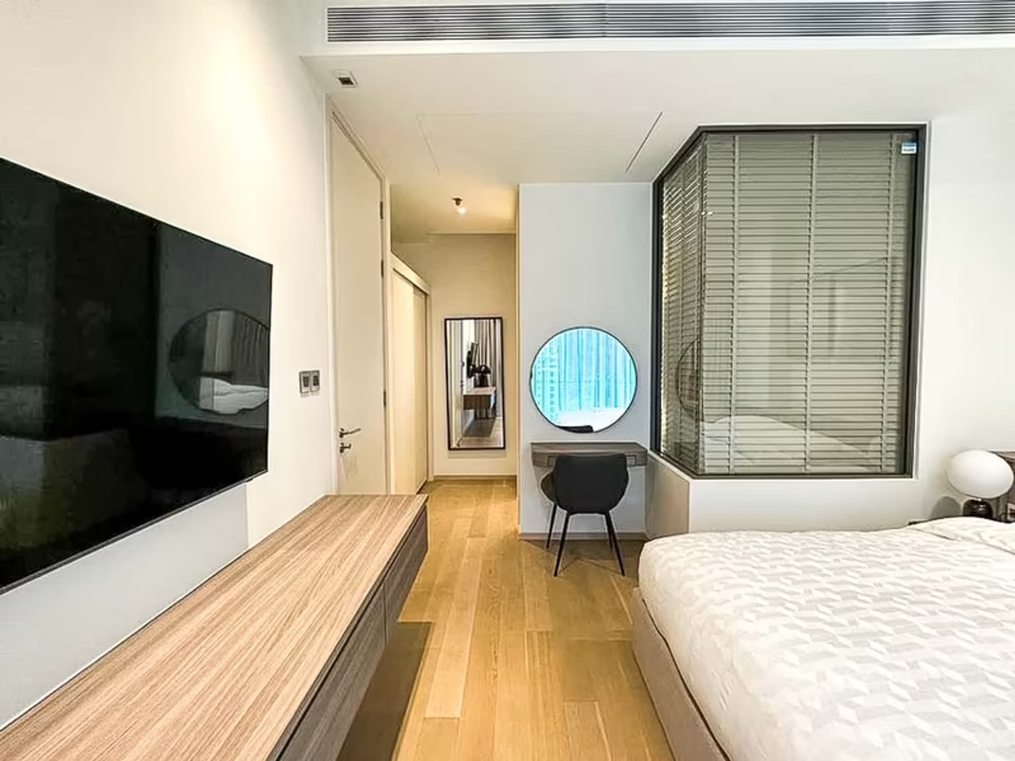 1 Bedroom Condo at The Strand Thonglor - Image 5