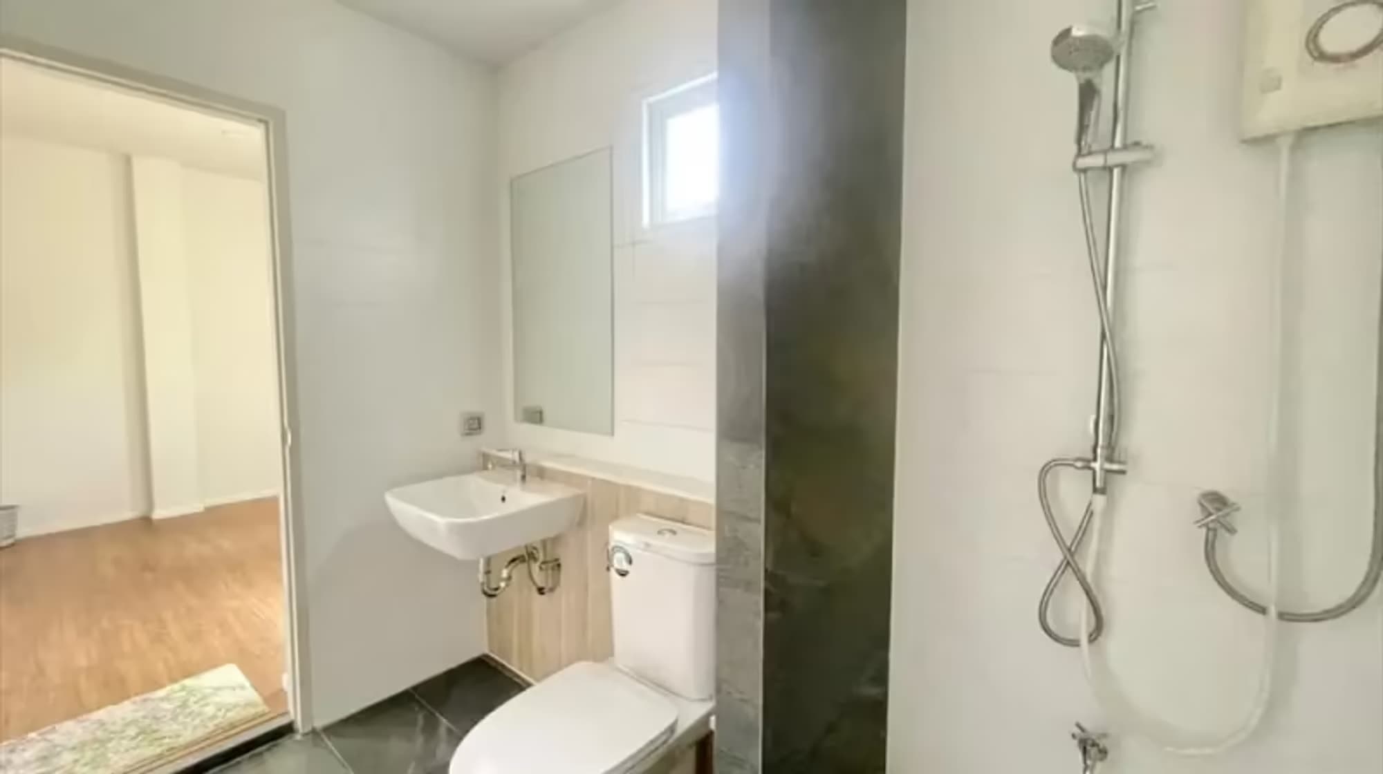 2 Bedroom House - Image 6