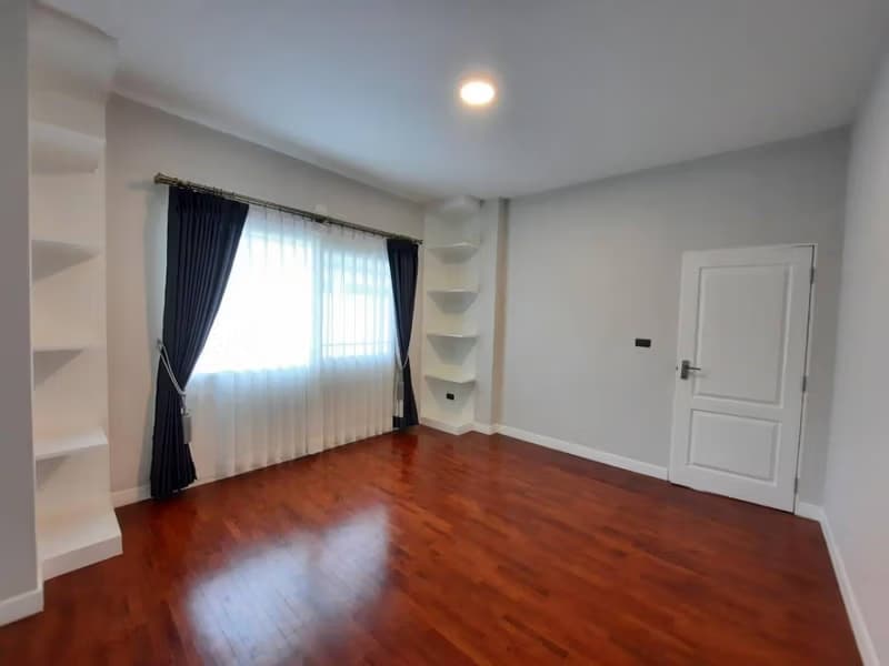 5 Bed House for Sale in Mueang Chiang Mai