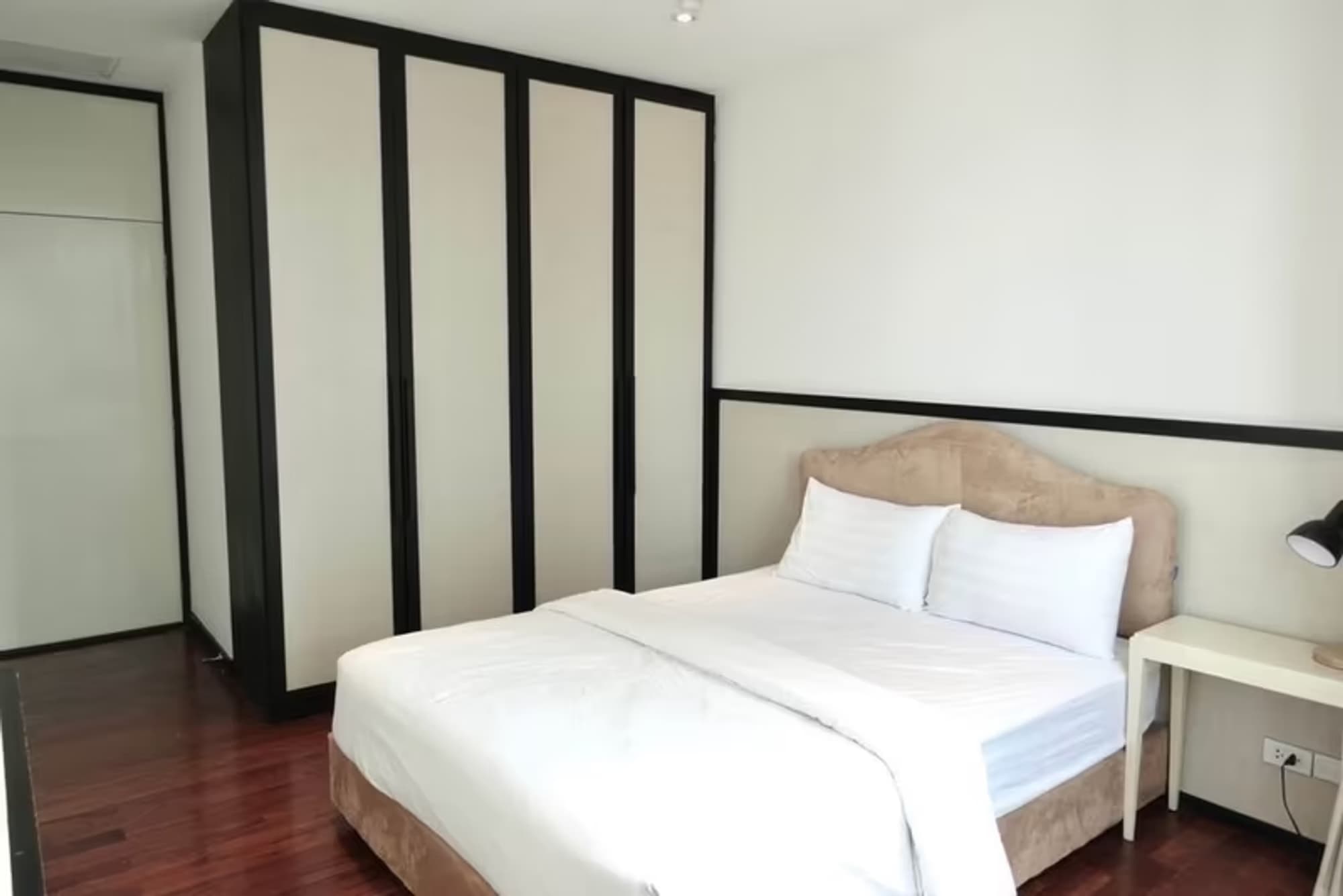 Condo for Rent at President Place   - Image 3