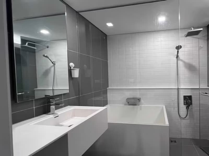 1 Bedroom Condo