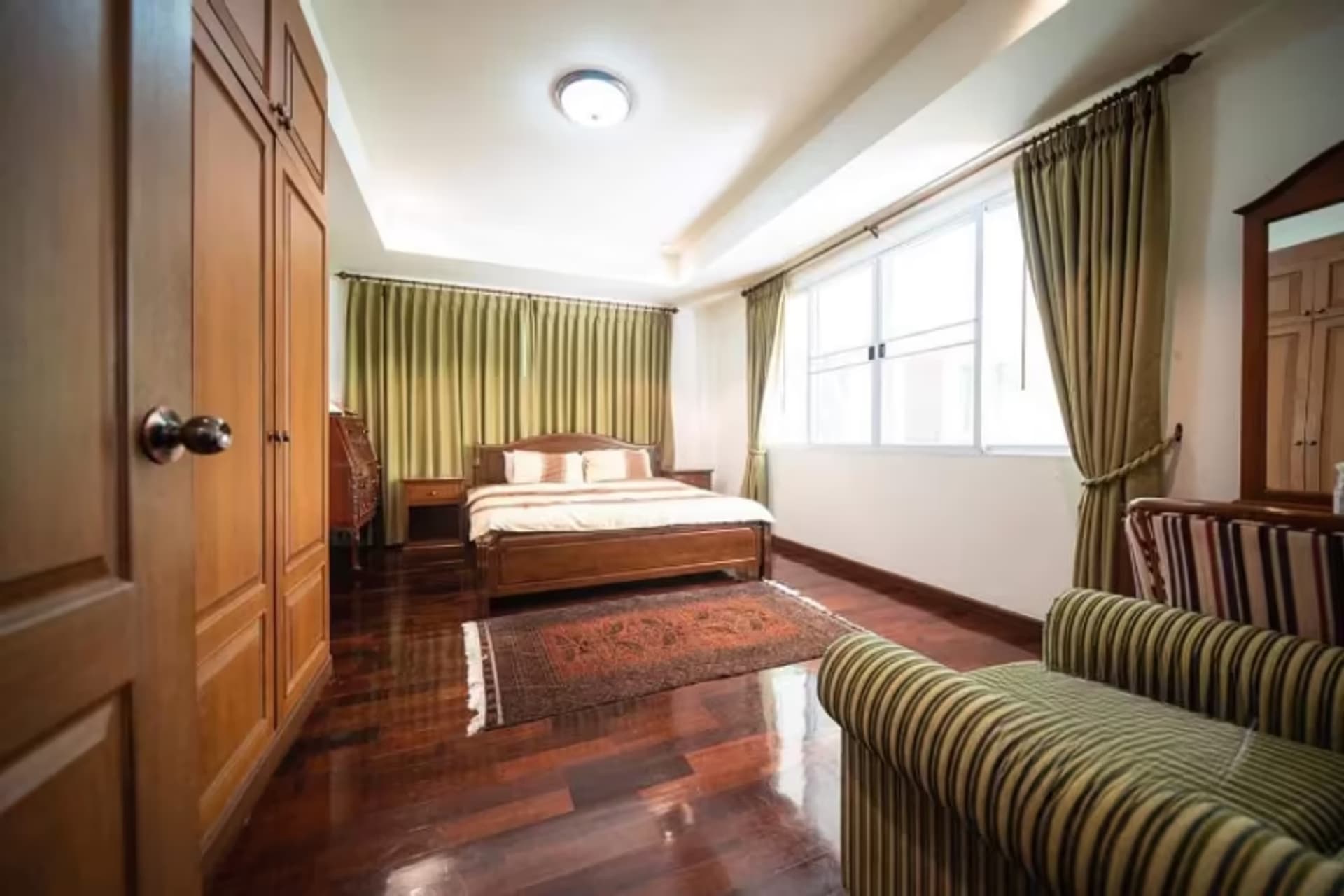 5 Bedroom House - Image 17