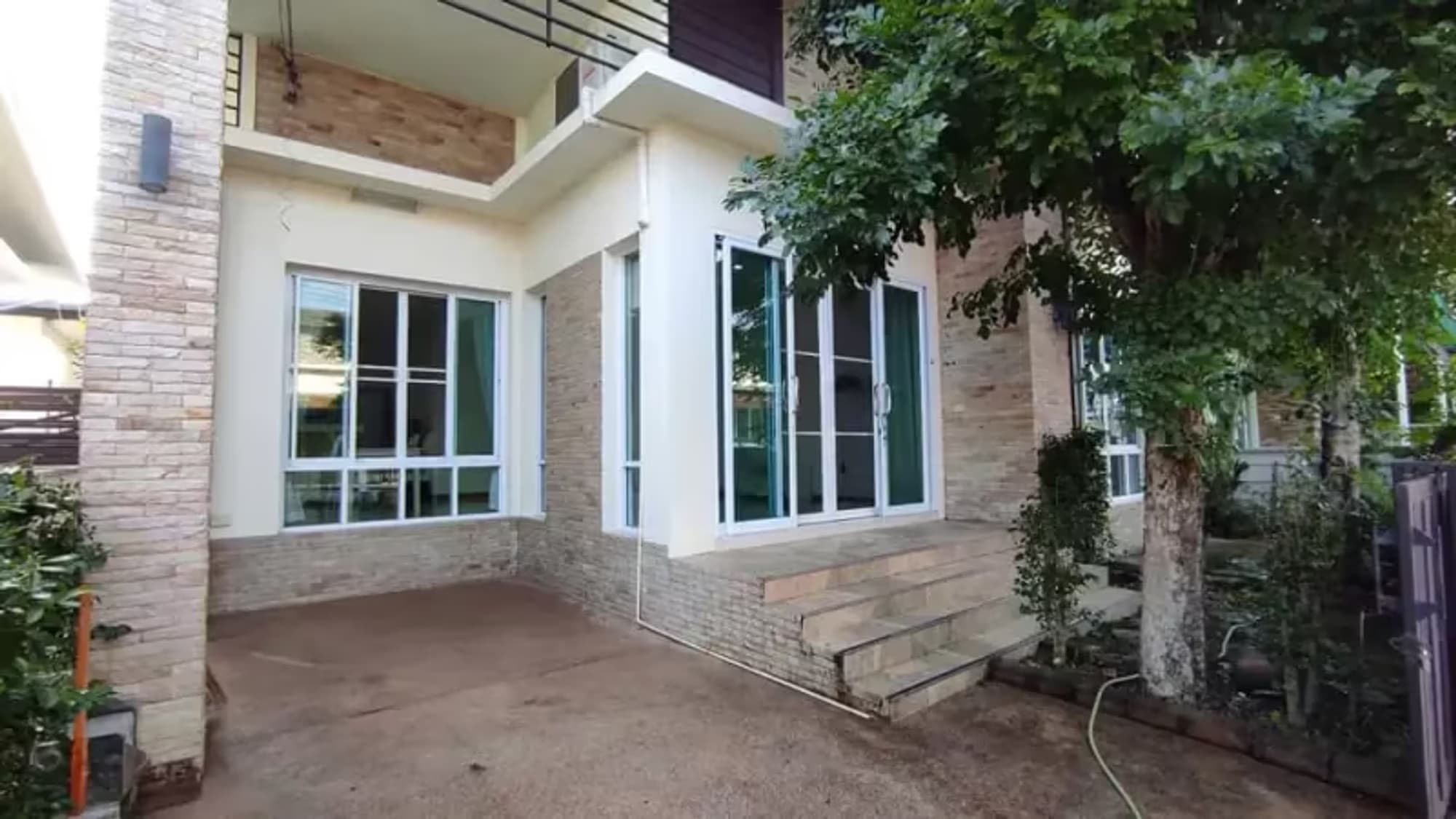 3 Bedroom House - Image 4