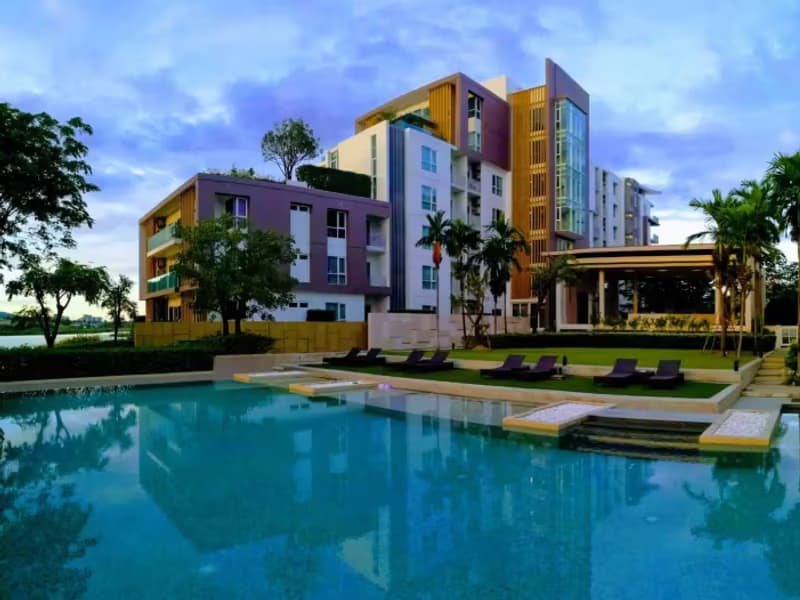 1 Bedroom Condo