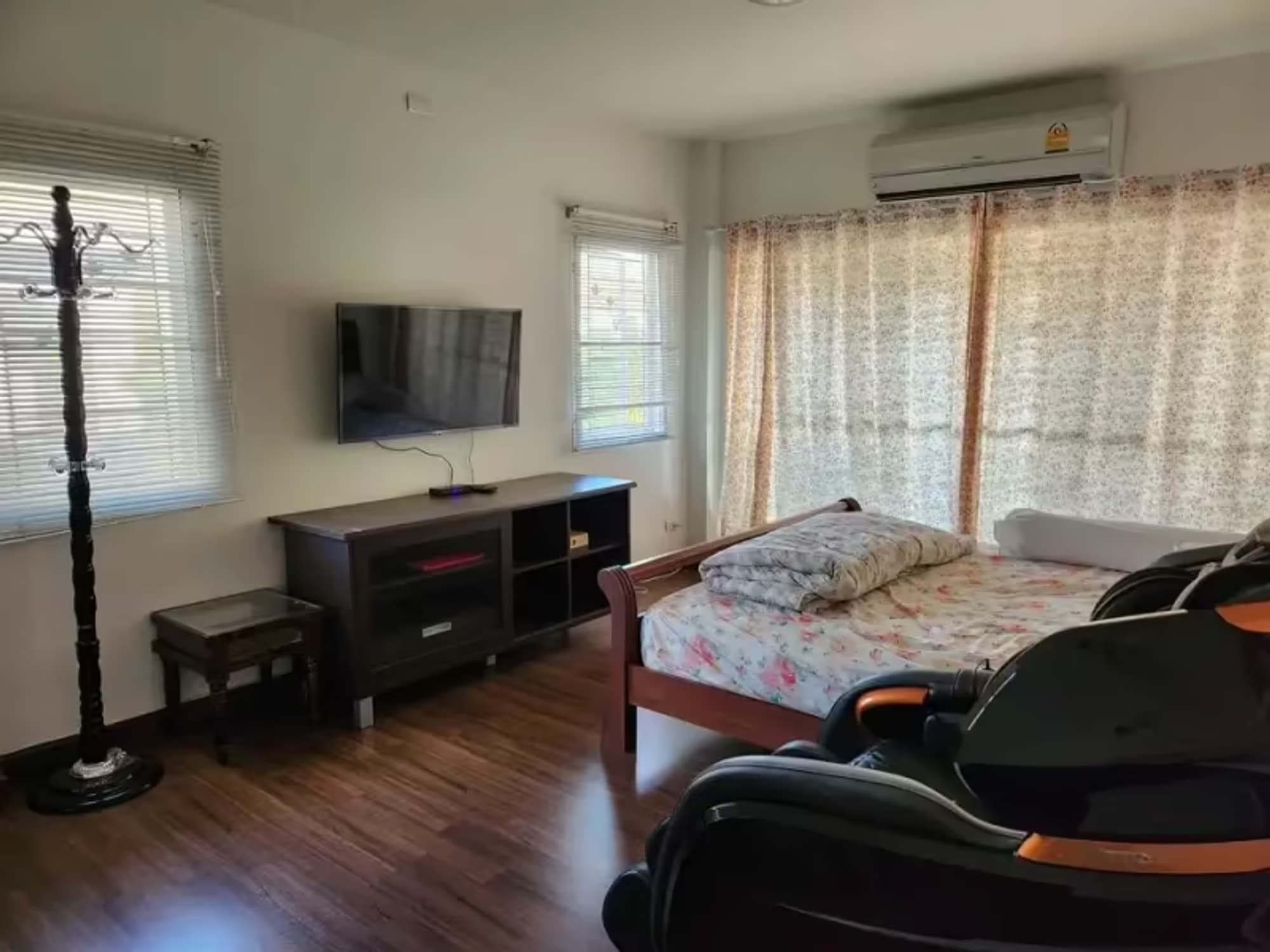 2 Bedroom House - Image 5