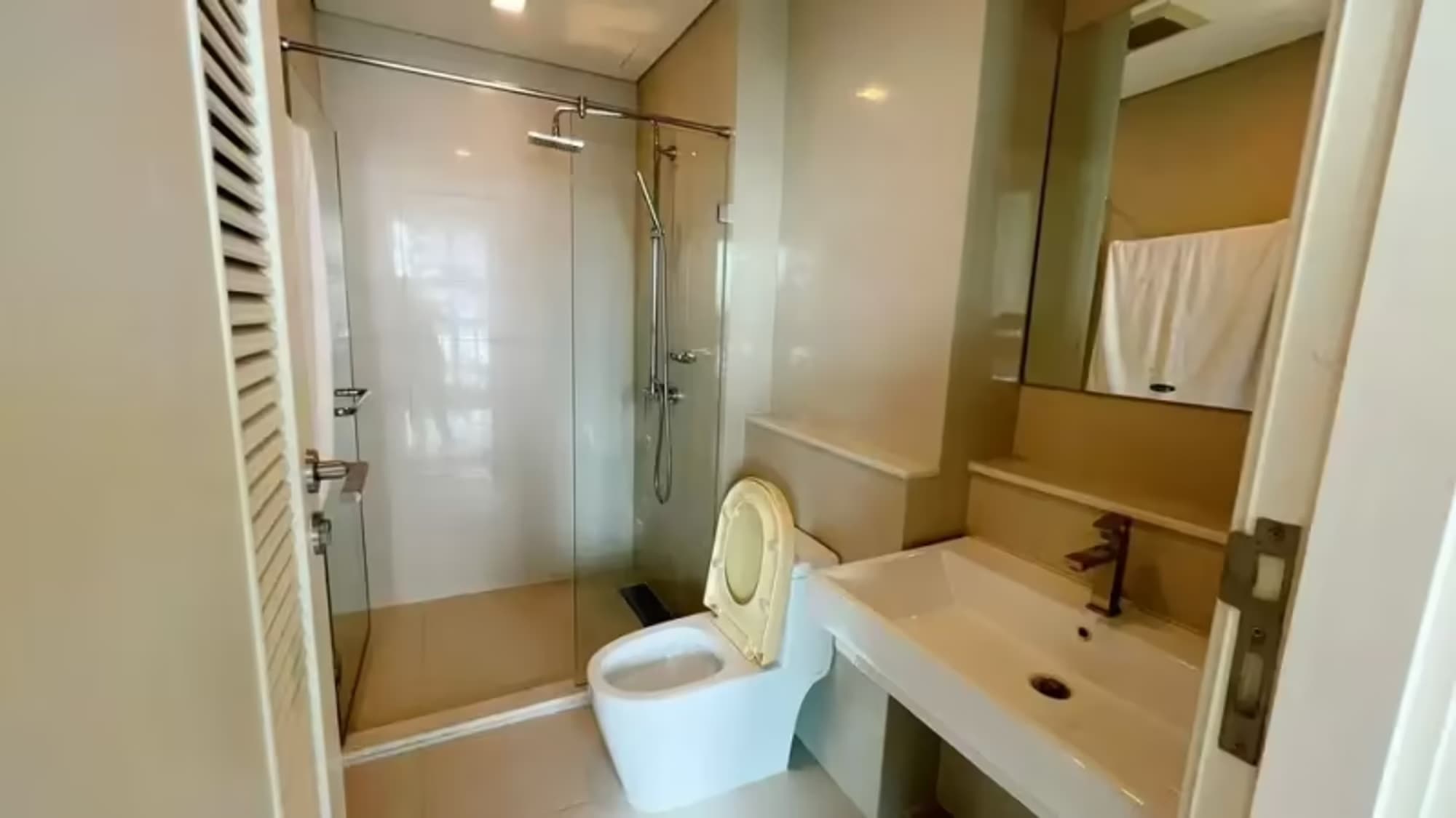 Studio for Rent in Watthana - Image 9