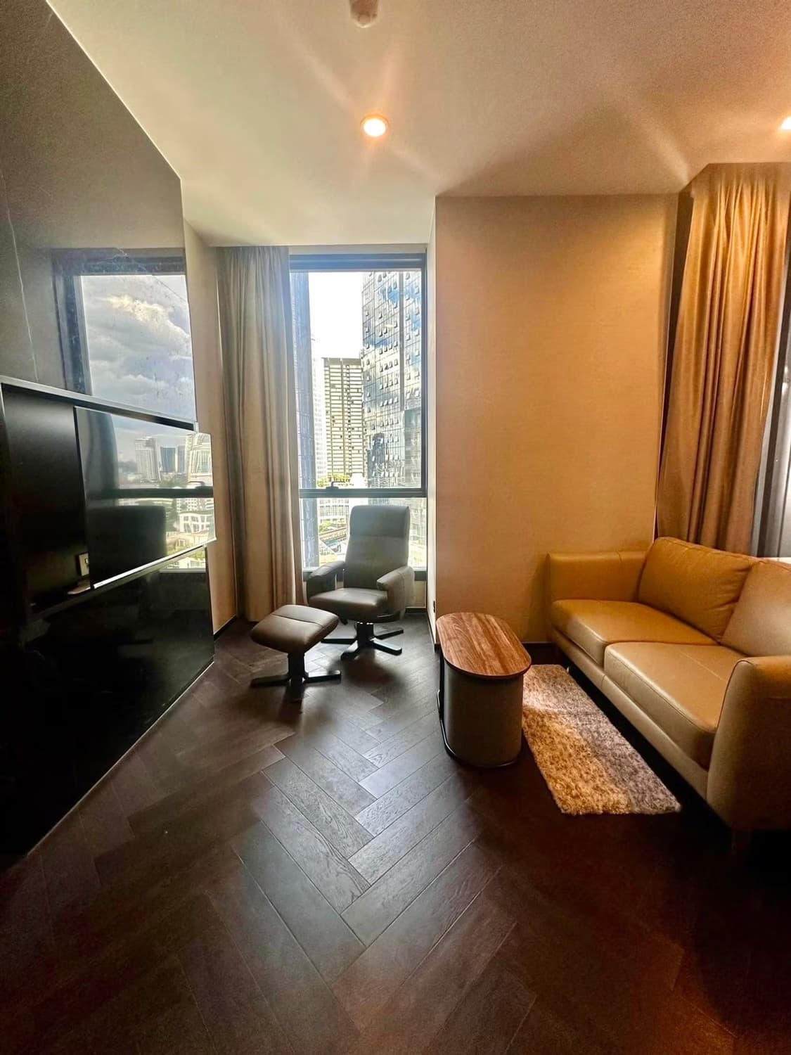 1 Bed Condo for Rent in Khlong Toei - Image 1
