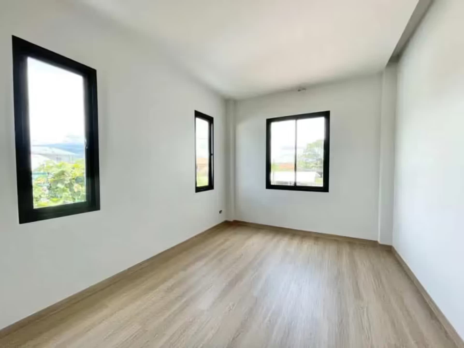 4 Bedroom House - Image 2