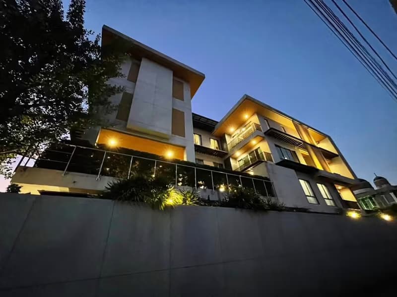 Condo for Sale in Watthana.