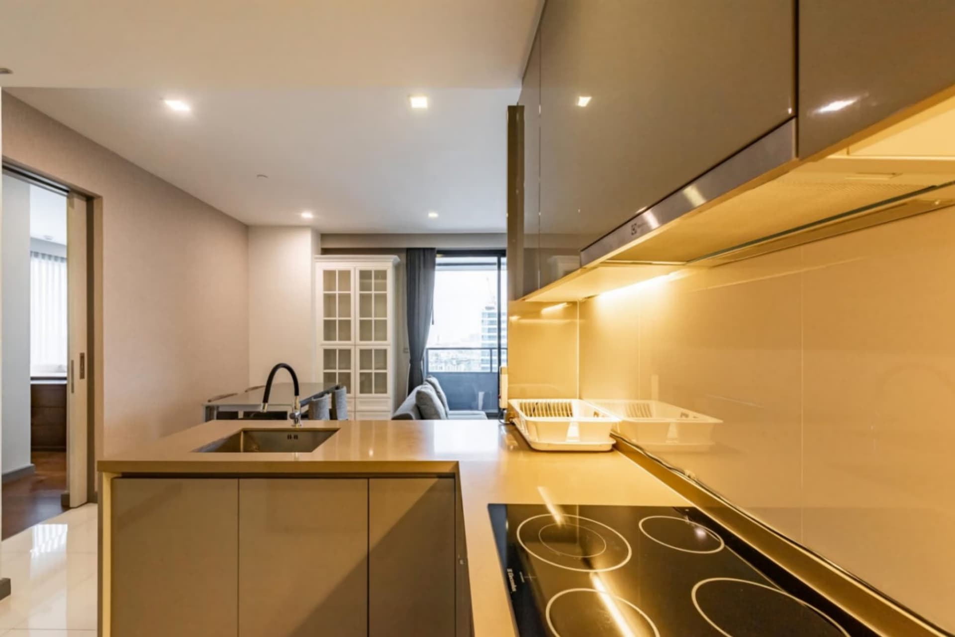2 Bed Condo for Rent and Sale in Bang Rak - Image 8