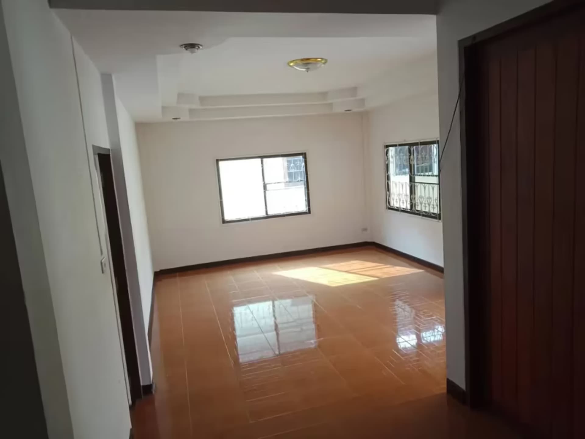 2 Bedroom House - Image 4