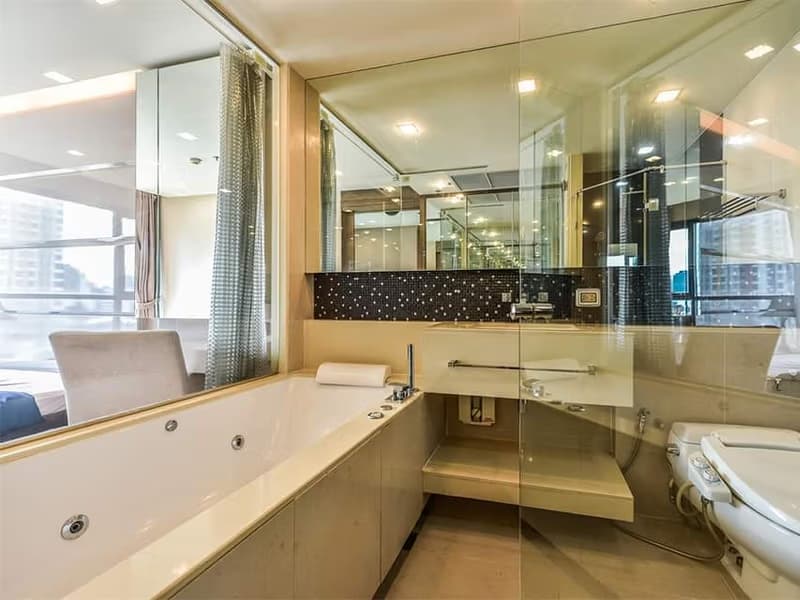 Condo for Sale at The Address Sathorn