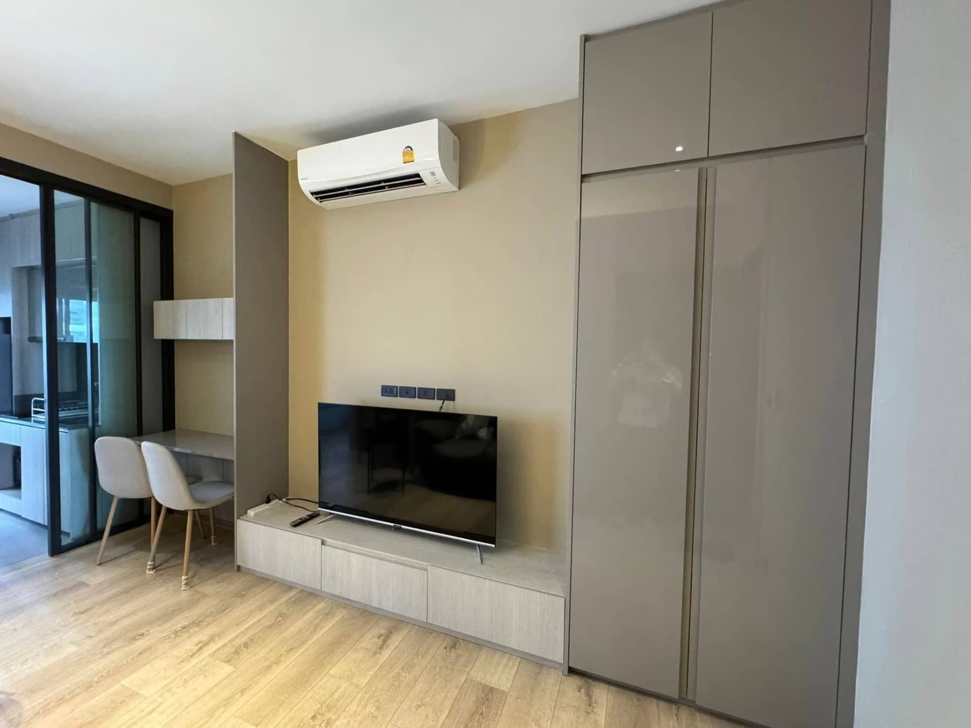 1 Bed Condo for Rent in Watthana - Image 2