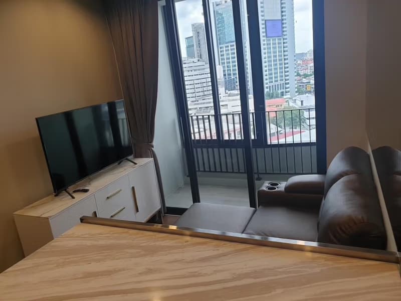 1 Bed Condo for Rent and Sale in Ratchathewi