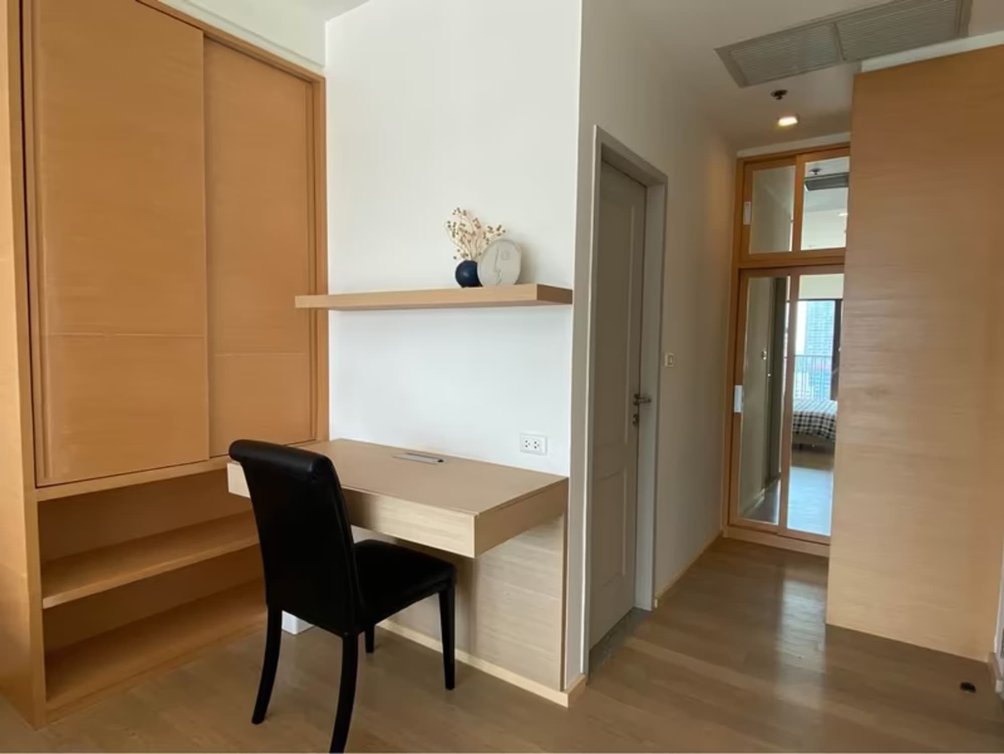 Condo for Rented at Noble Refine - Image 4