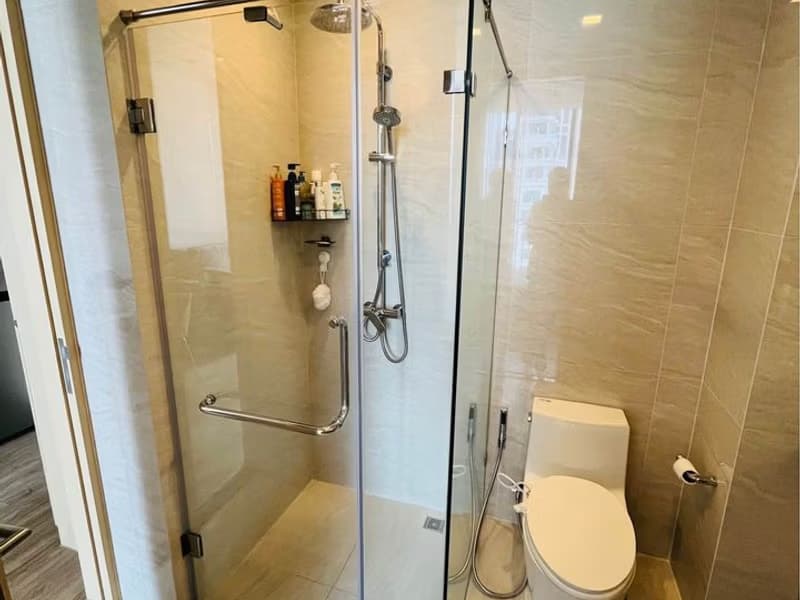 Condo for Rent at Noble State 39
