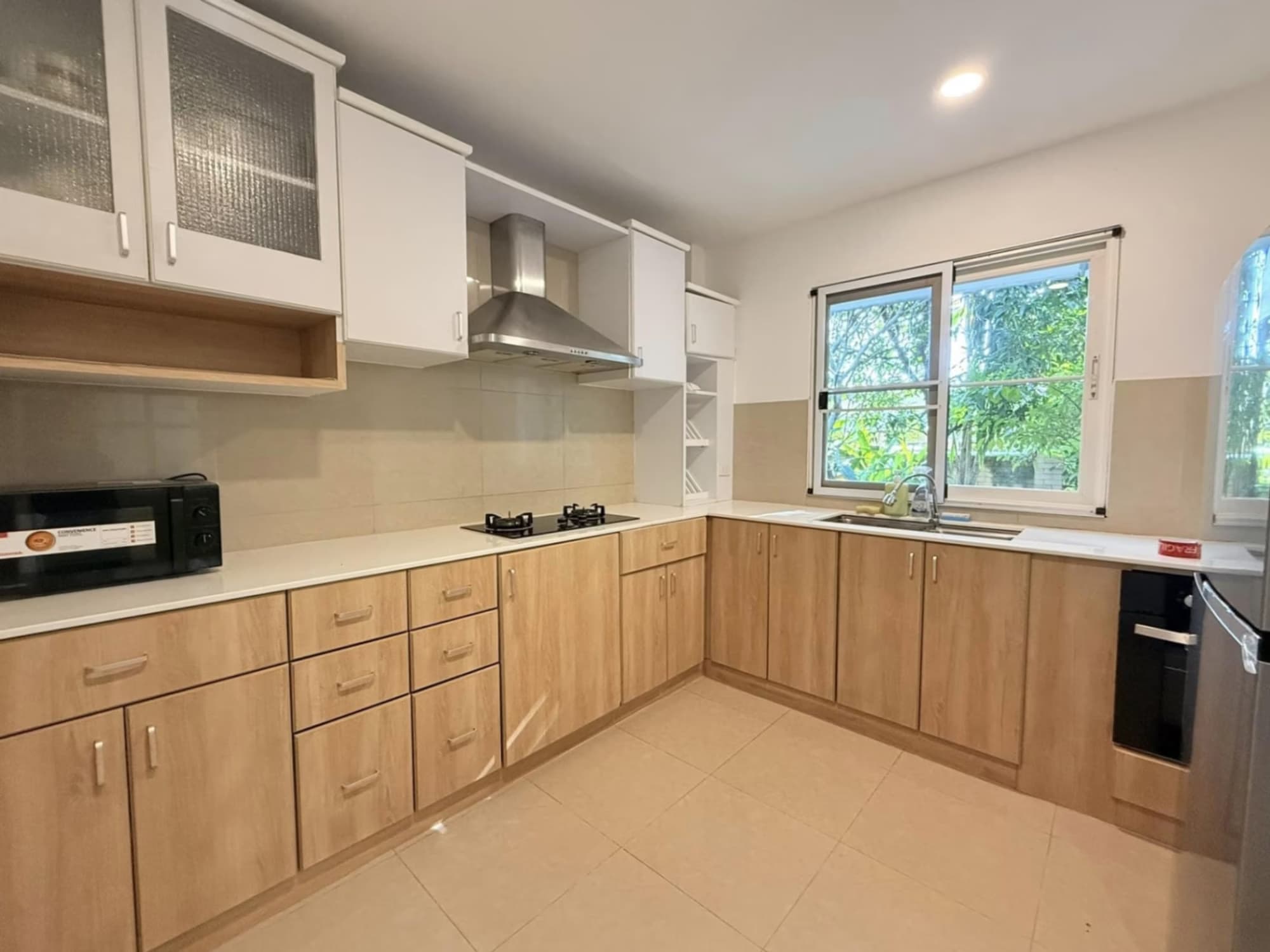 3 Bed House for Rent in Hang Dong - Image 3