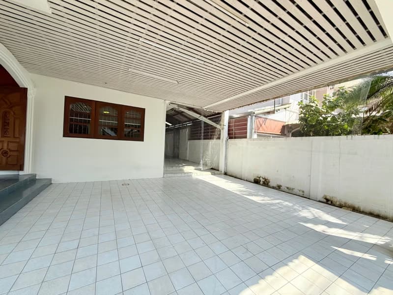 5 Bed House for Sale in San Sai