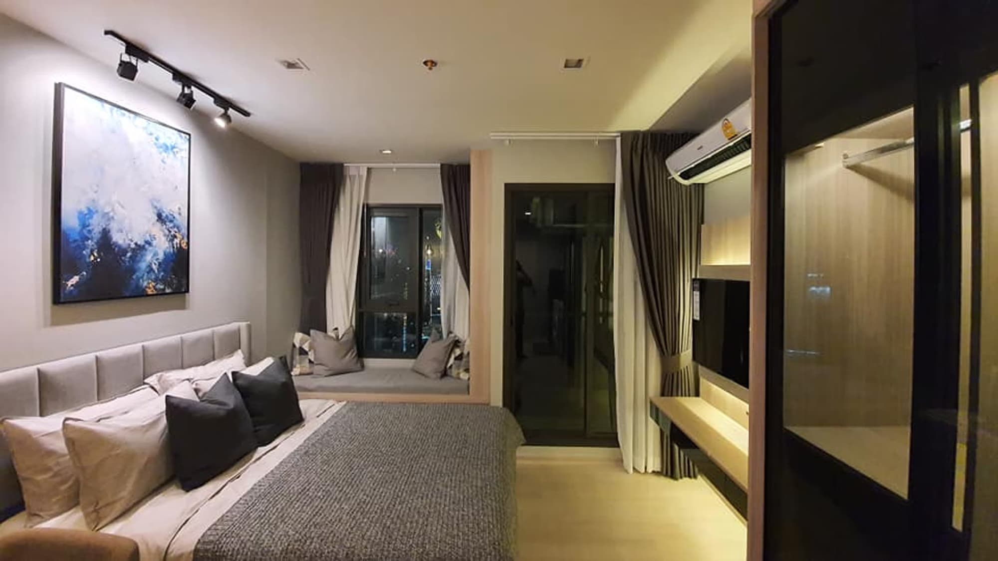 Condo for Rent at Life One Wireless - Image 20