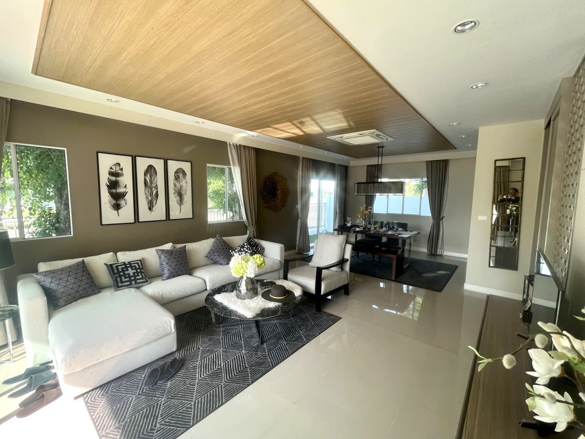 3 Bed House for Rent in San Kamphaeng - Image 2
