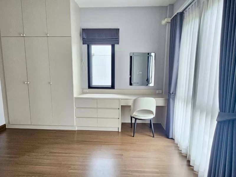 4 Bed House for Rent in Prawet