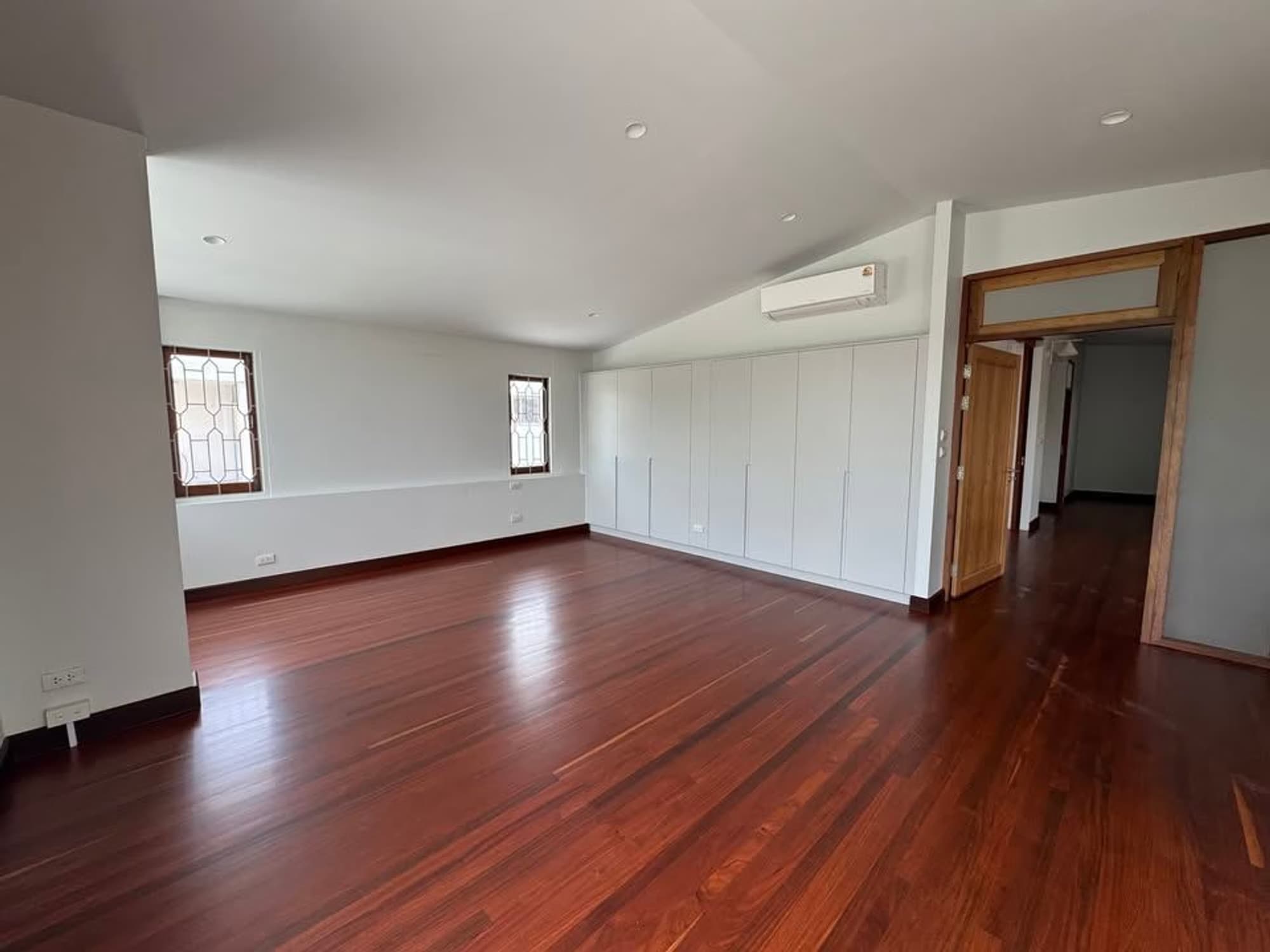 4 Bed House for Rent in Watthana - Image 19