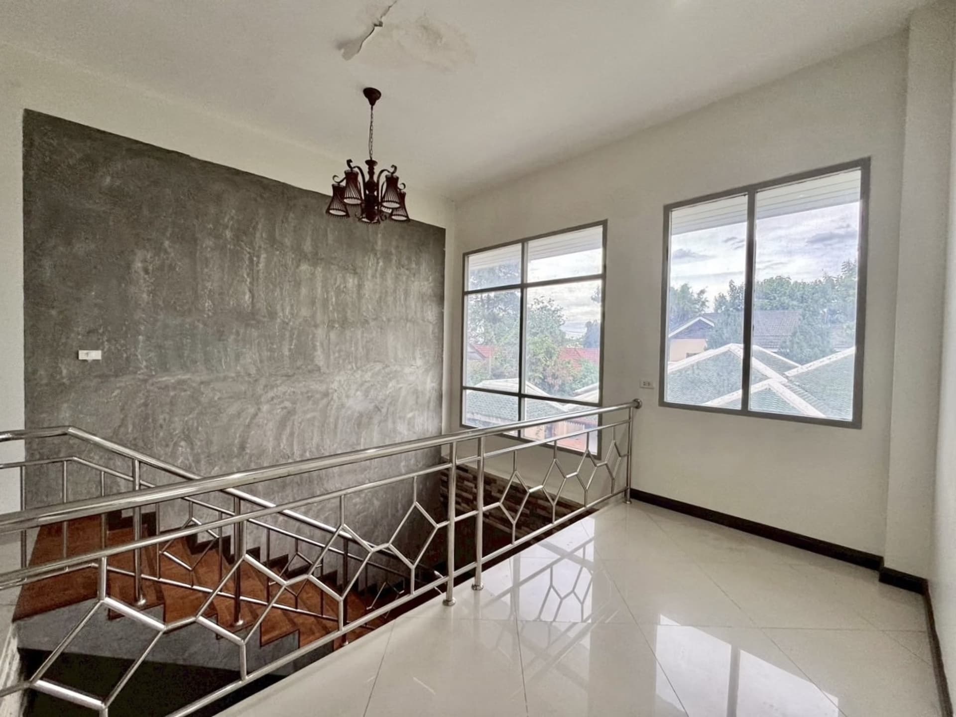 5 ห้องนอน บ้าน สำหรับ ขาย ใน Mueang Chiang Mai District - Image 3