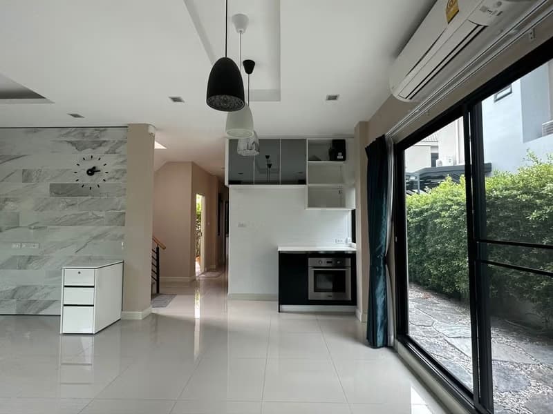 House for Sale in PrawetPrawet.