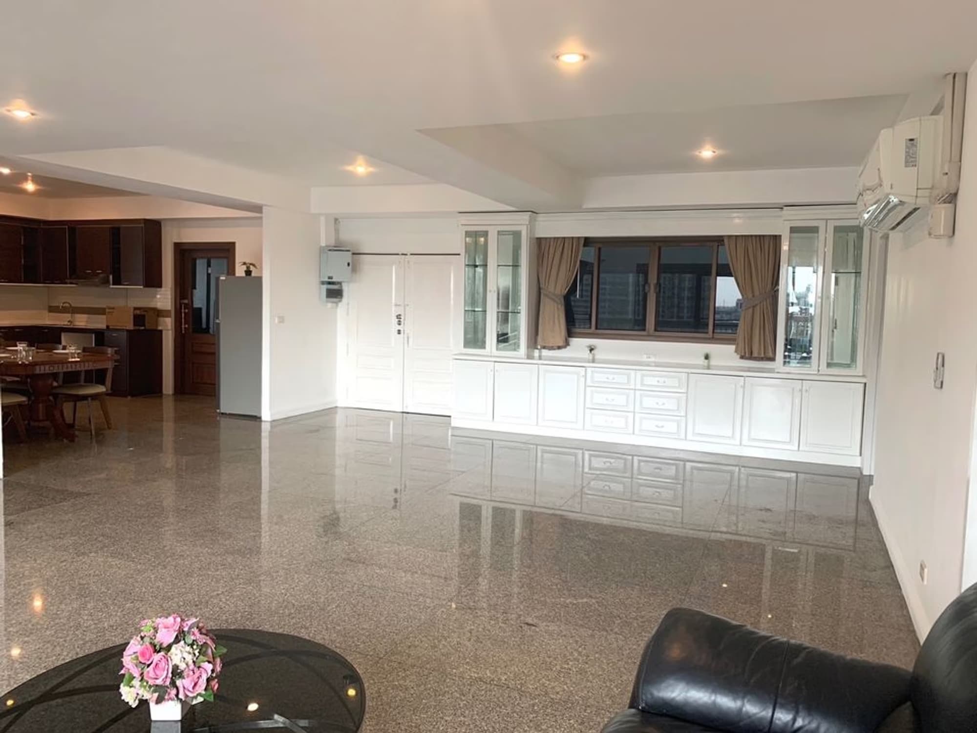 3 Bed Condo for Rent in Watthana - Image 8