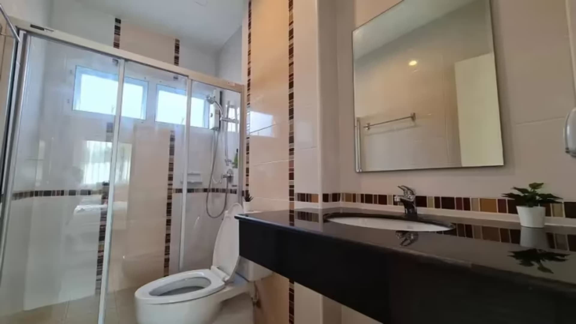 4 Bedroom House - Image 1