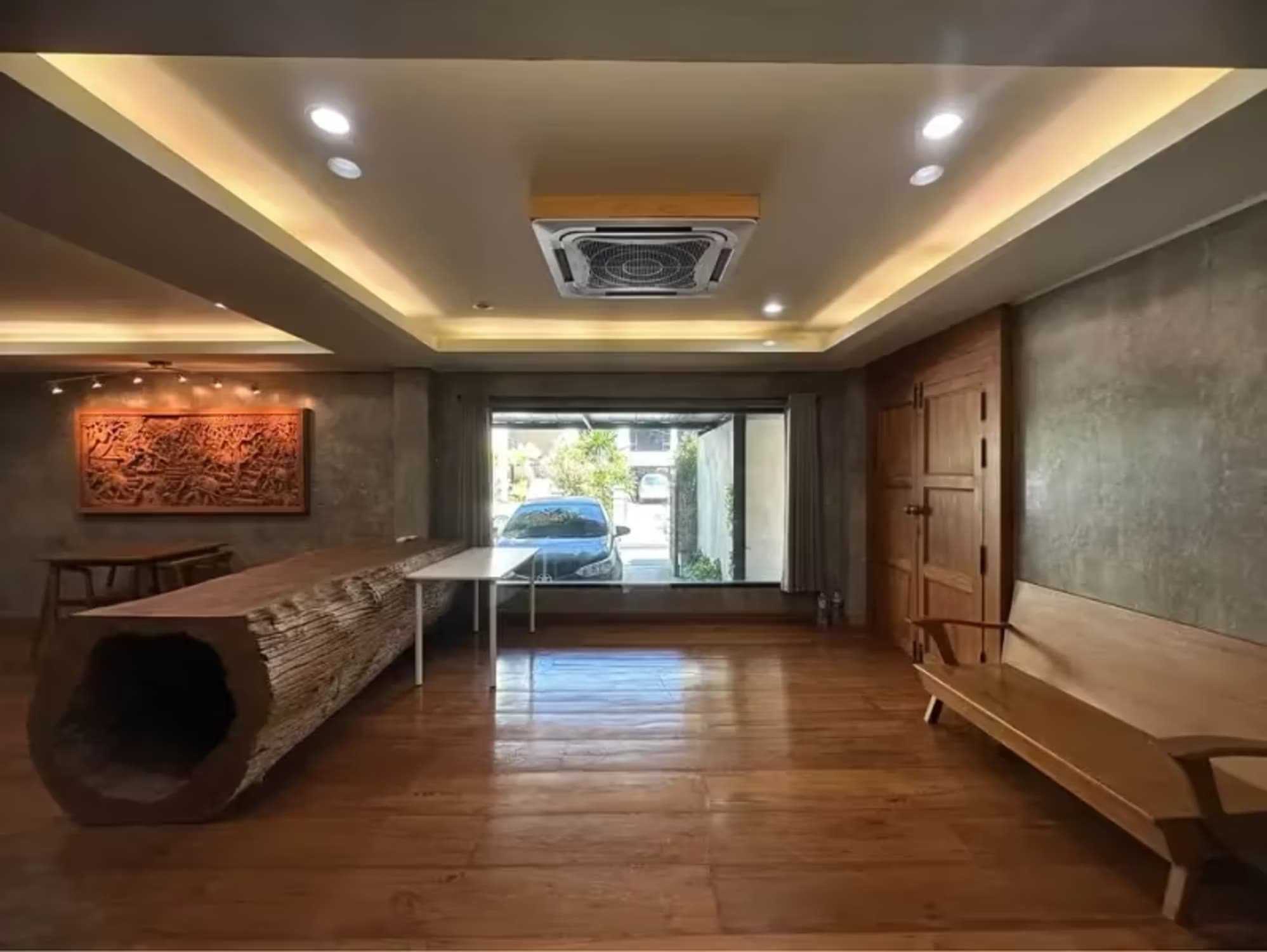 6 Bedroom House - Image 3