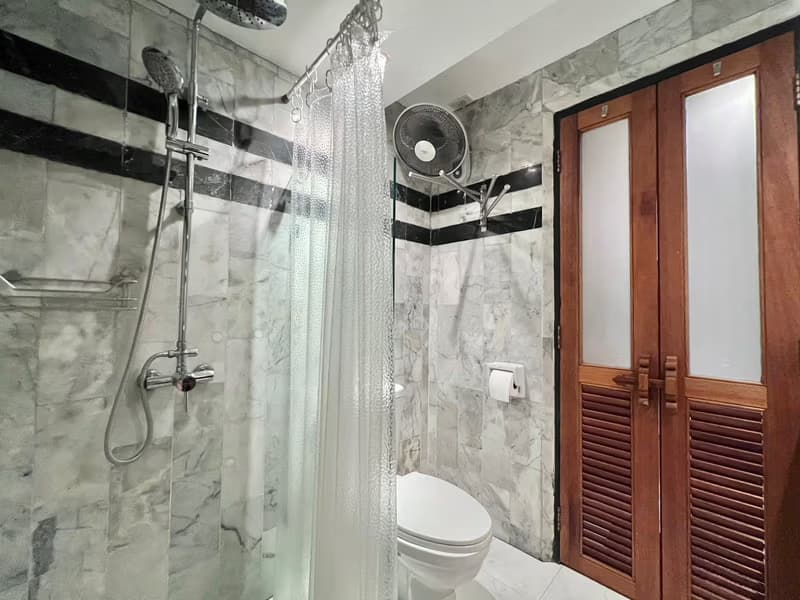 Condo for Rent, Sale at Hillside 3