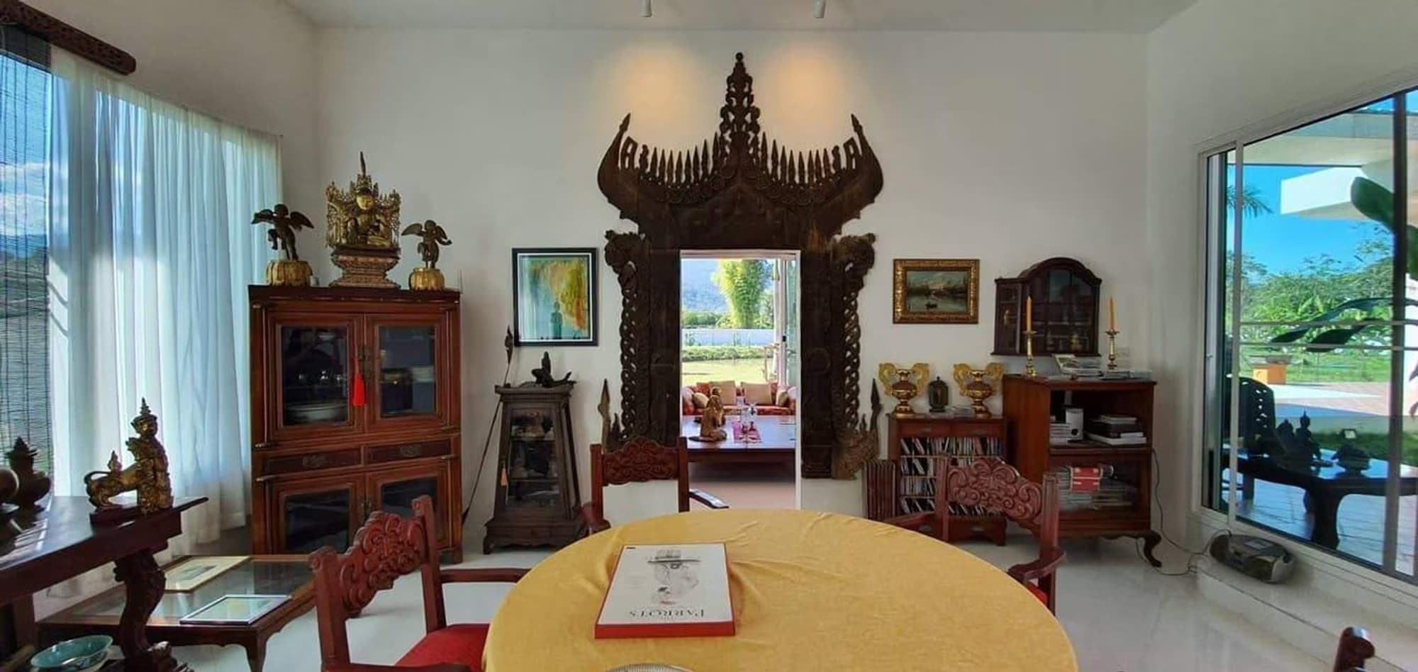 6 Bedroom House - Image 25